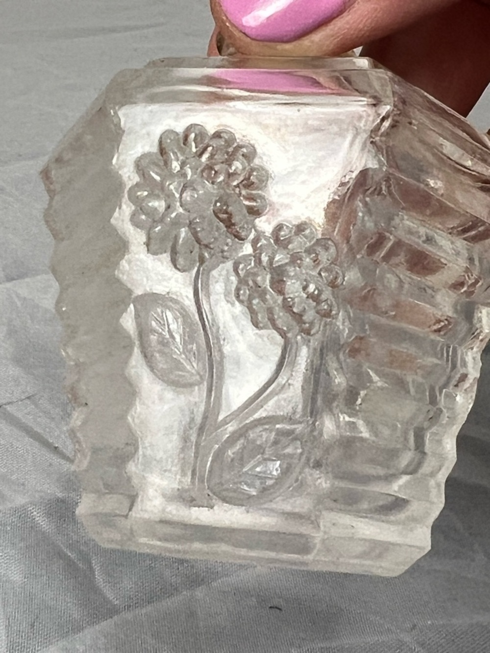 Vintage I.W. Rice Pressed Glass Clear  Floral Ribbed Salt/Pepper Shaker Japan.
